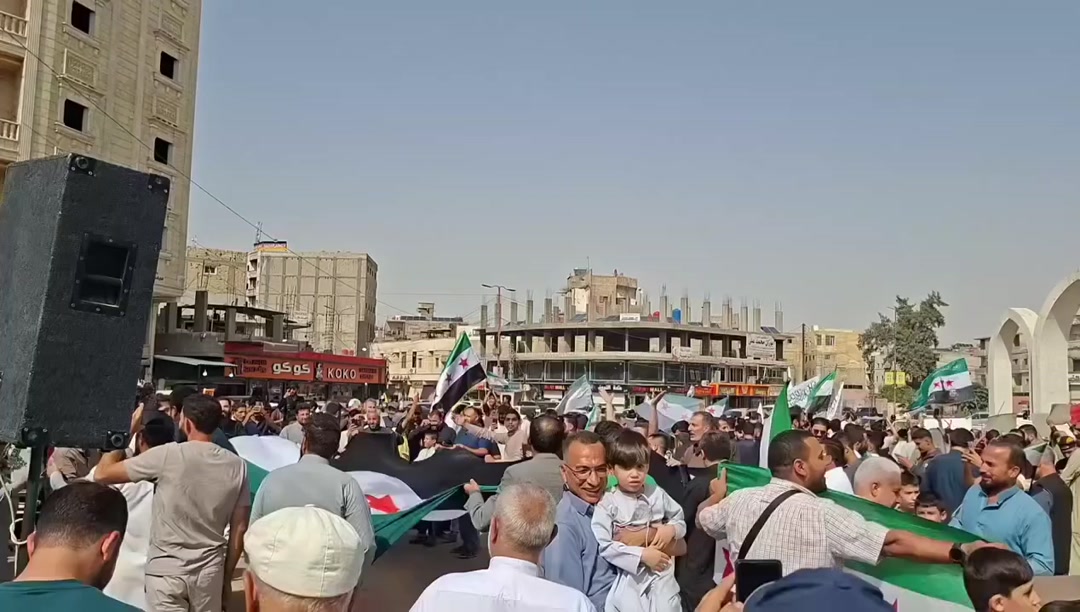 مظاهرات في الرقة والطبقة تضامناً مع أهالي الحسكة