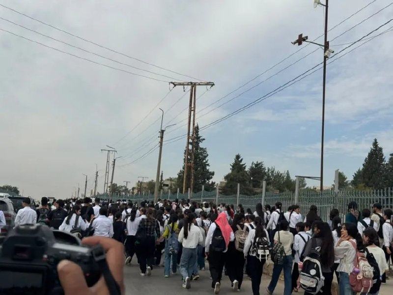 طلاب في رميلان يحتجون على دمجهم في صفوف لا تعتمد المنهاج الكردي