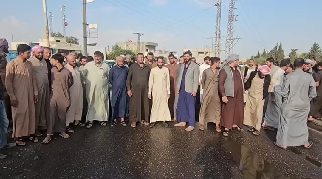 أصحاب صهاريج النفط في دير الزور يحتجون على اقتطاعات مالية من أجور النقل