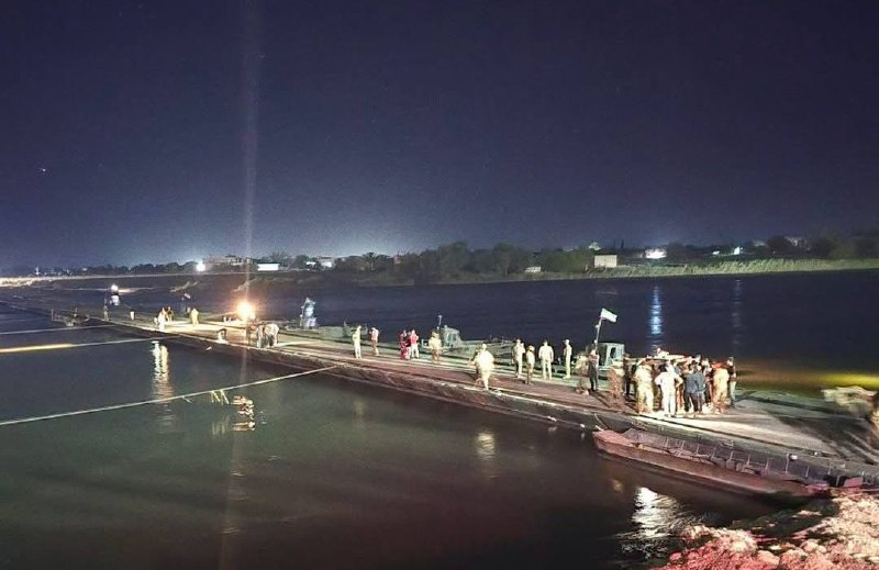 ارتفاع منسوب الفرات يوقف حركة العبور على الجسر الحربي في دير الزور