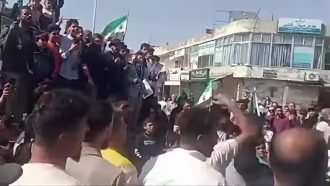 وقفة احتجاجية في خان أرنبة رفضًا للتوغلات الإسرائيلية