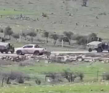قوة إسرائيلية تعتقل شاباً خلال توغل في معرية غربي درعا