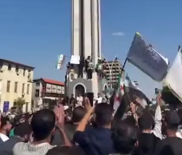 وقفة احتجاجية في حمص تضامنًا مع درعا والقنيطرة