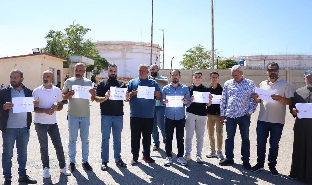 أصحاب محطات وقود يحتجون في إزرع على تأخر وصول المازوت إلى درعا