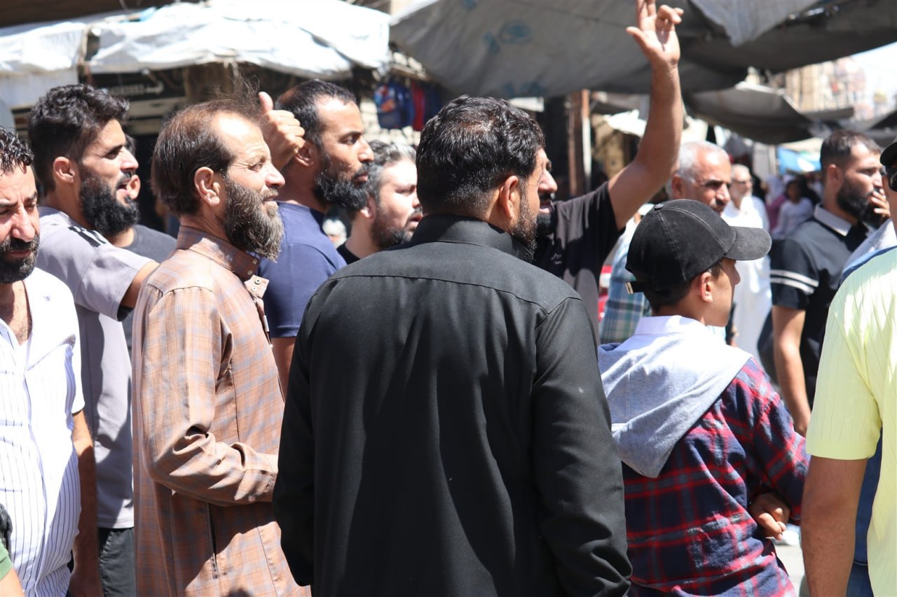 وقفة احتجاجية لأصحاب مولدات وأهالٍ في الحسكة للمطالبة بالمازوت وتحسين الكهرباء