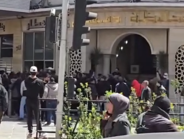 اصحاب الاكشاك يتظاهرون في دمشق