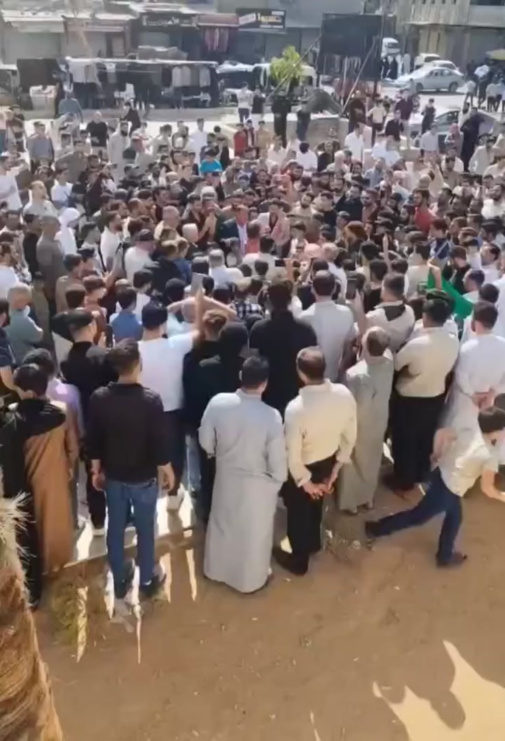 وقفة احتجاجية في دوما تضامنًا مع درعا والقنيطرة