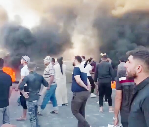 لليوم الثاني.. استمرار احتجاجات معرة النعمان وقطع طريق دمشق–حلب الدولي