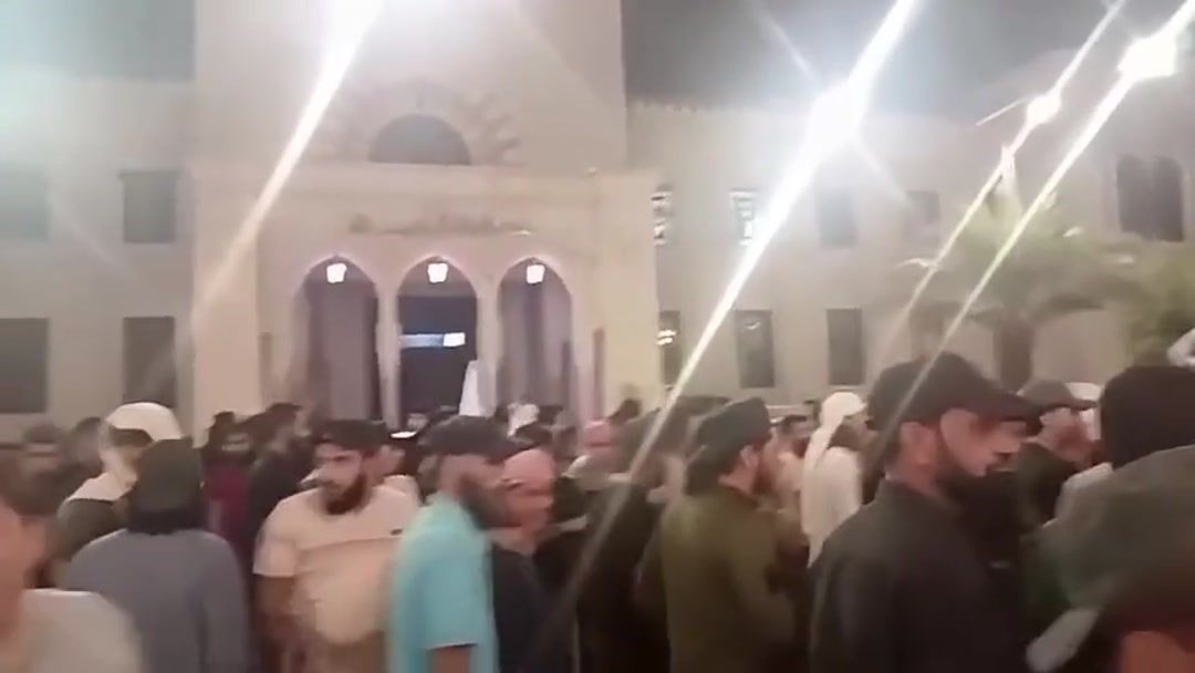 تجدد الاحتجاجات في حماة لليوم الثاني للمطالبة بالإفراج عن موقوفين