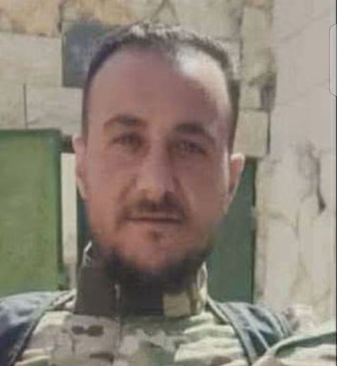 مقتل عنصر في وزارة الدفاع طعناً أمام منزله بريف حماة