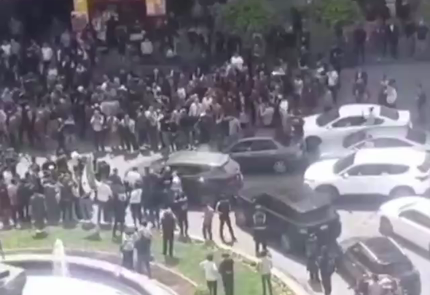 بدء الاعتصام السلمي في دمشق