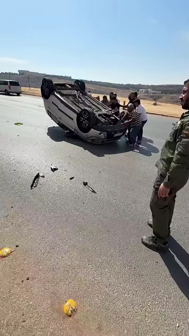 انقلاب سيارة على طريق الجندي المجهول في دمشق